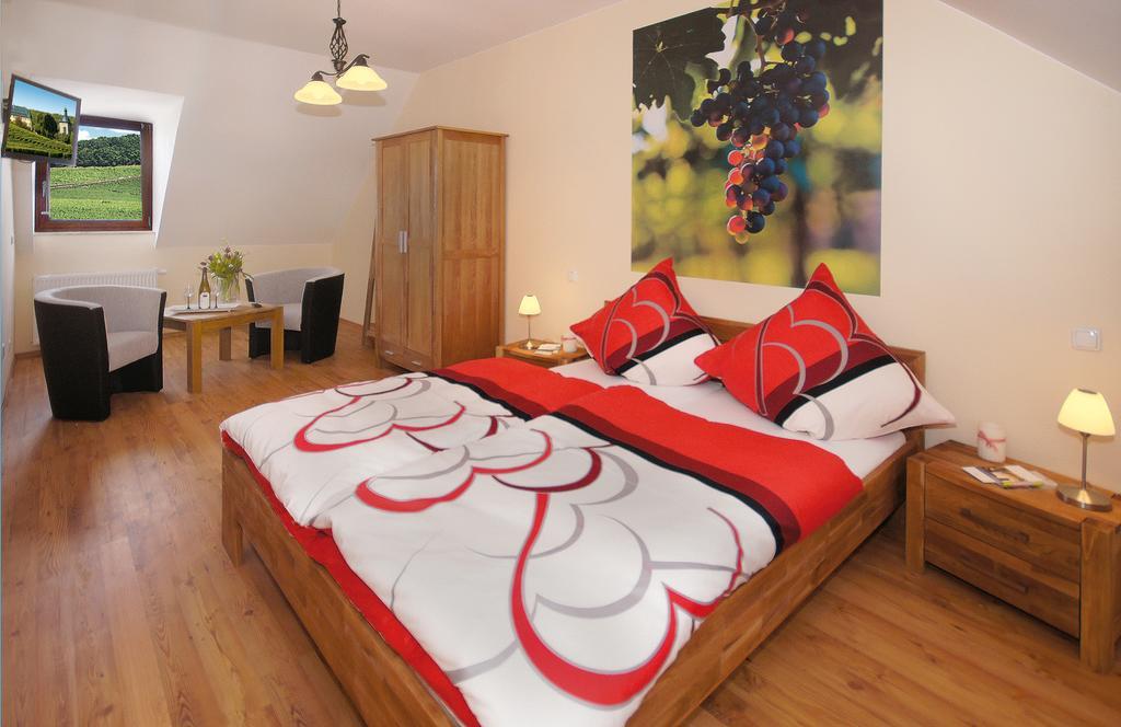 Gästezimmer Hans-Norbert Mack Hallgarten Zimmer foto