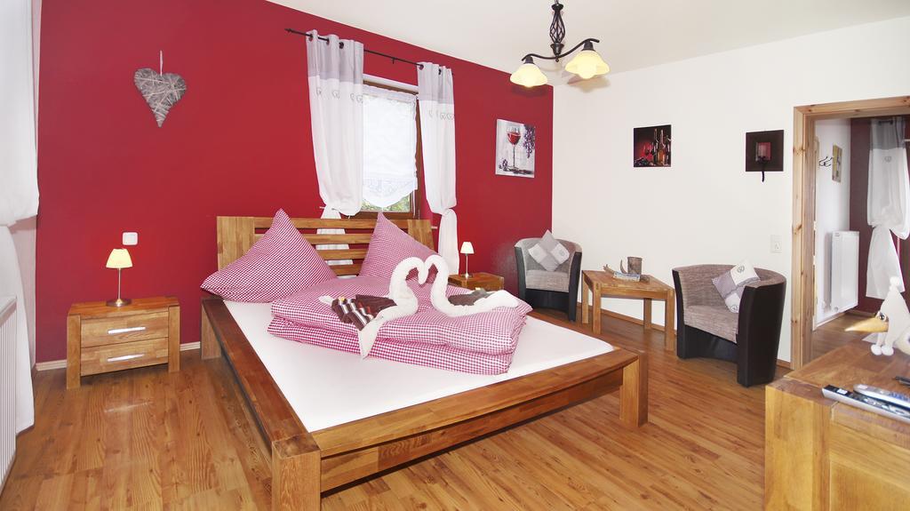 Gästezimmer Hans-Norbert Mack Hallgarten Exterior foto